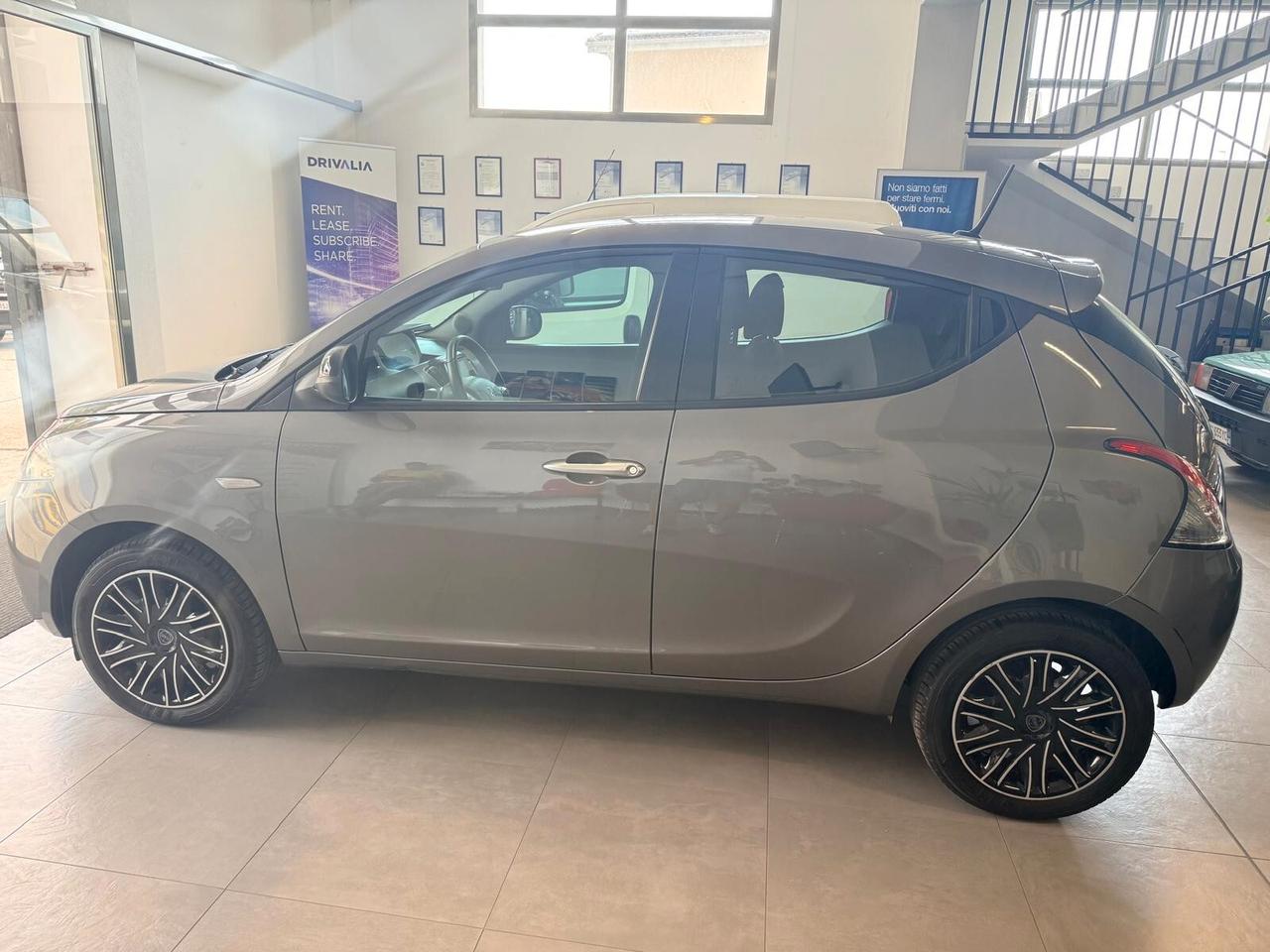 Lancia Ypsilon 1.0 FireFly 5 porte S&S Hybrid Ecochic Gold