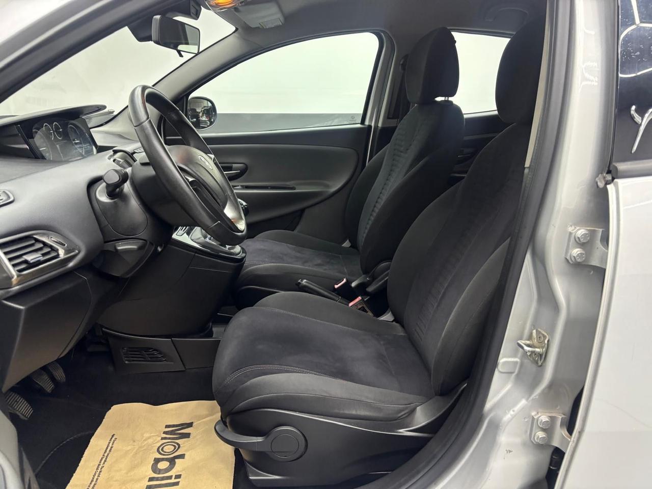 Lancia Ypsilon 1.2 69 CV 5 porte Platinum