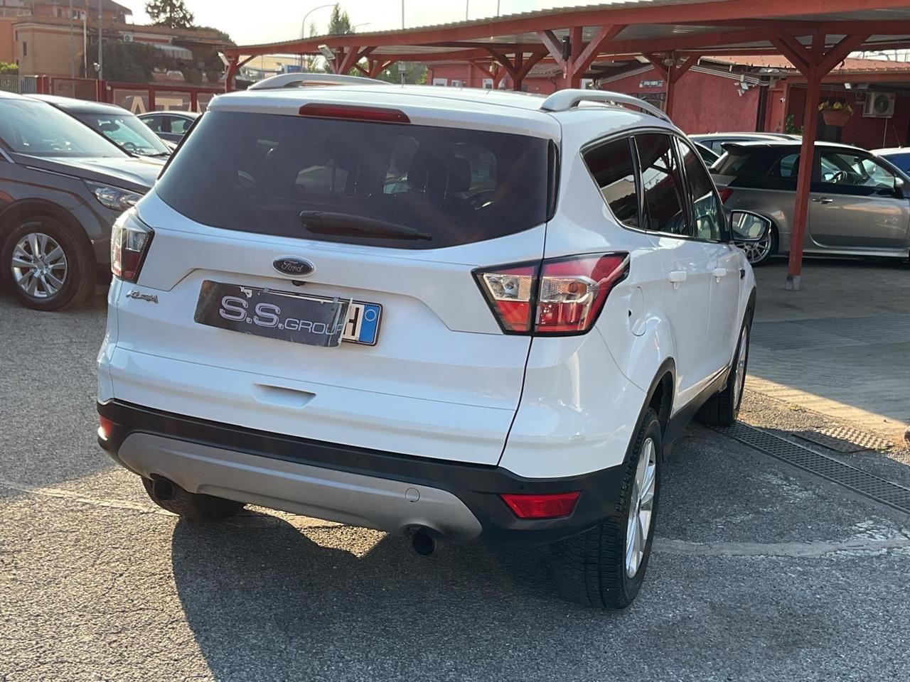 Kuga 1.5 TDCI 120 CV-2WD-titanium-unipro