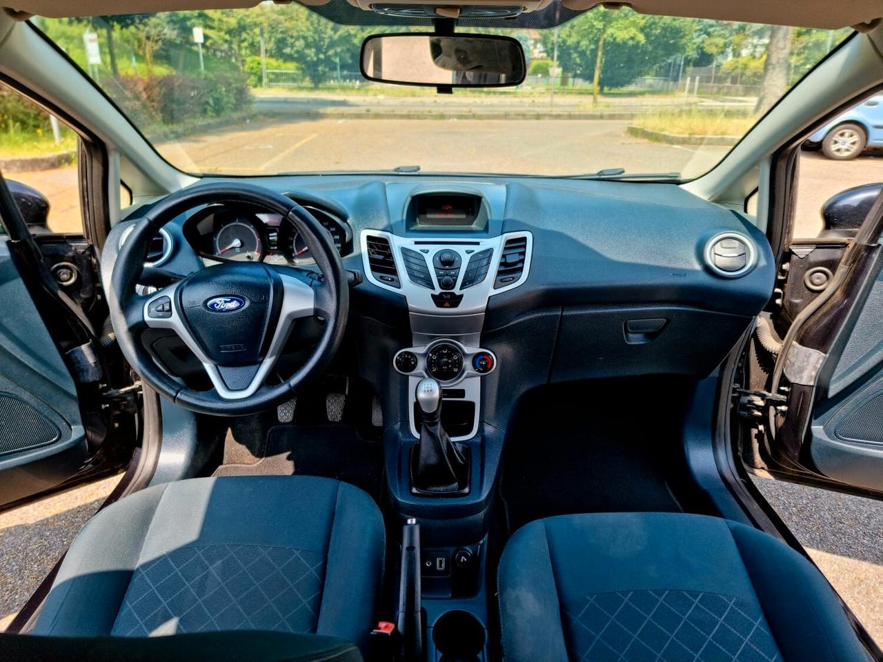 Ford Fiesta 1.4d ADATTA A NEOPATENTATI