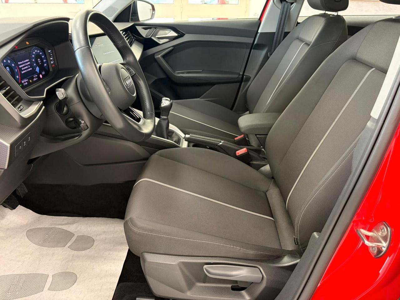 Audi A1 citycarver 30 1.0 tfsi Identity Black 110cv