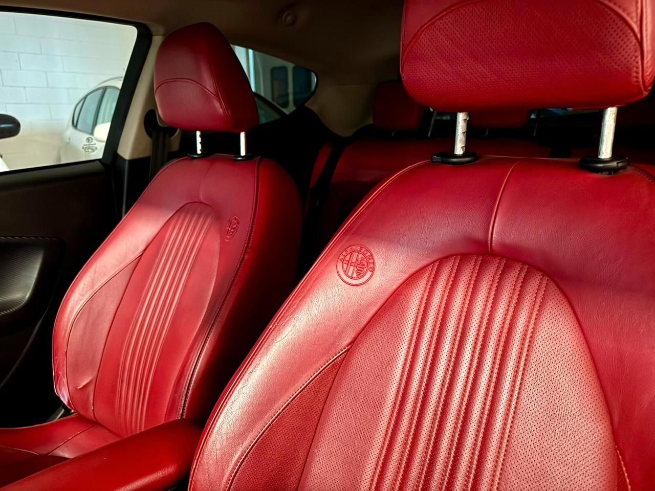 Alfa Romeo MiTo 1.4 T 155 CV Distinctive Sport Pack