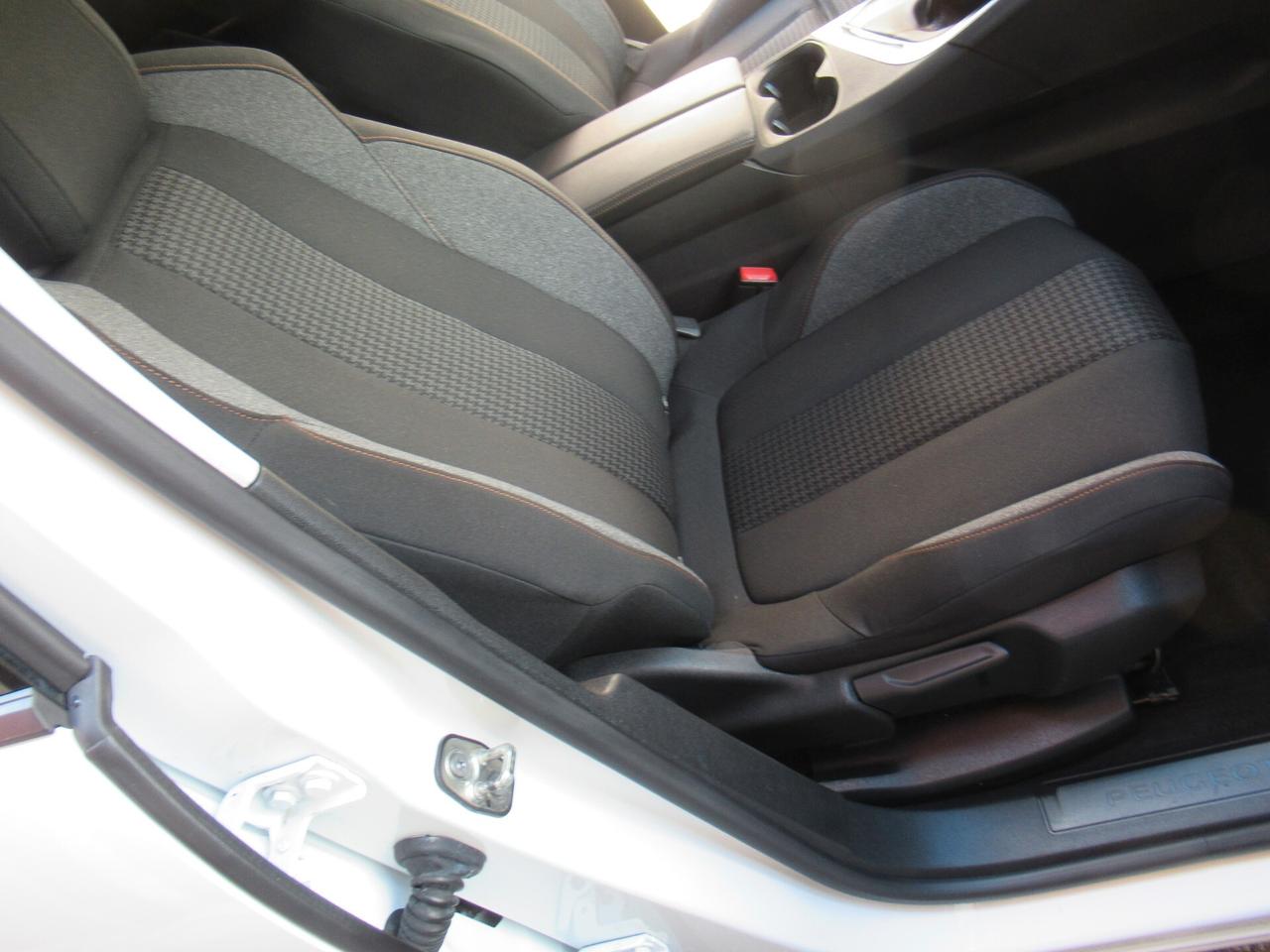Peugeot 3008 BlueHDi 130 S&S Business