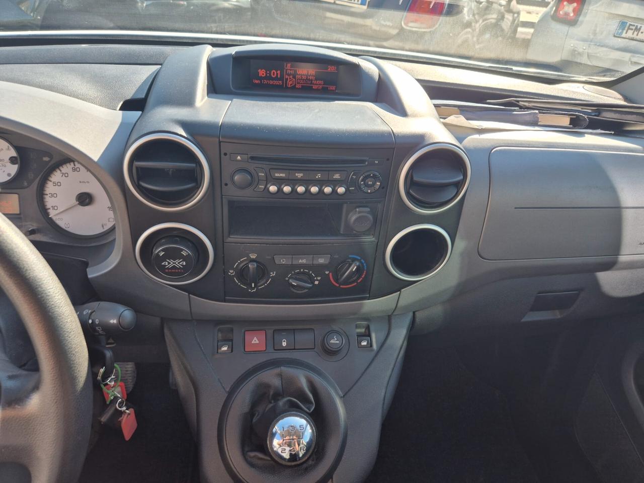 PEUGEOT PARTNER 4X4 5 POSTI