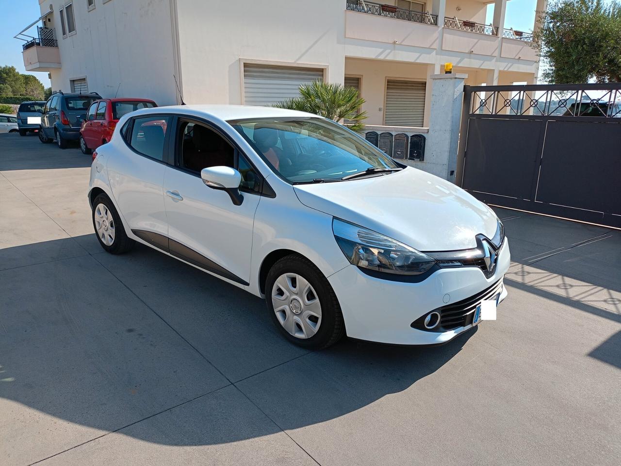 Renault Clio 1.200 BENZINA 5 porte PER NEO PATENTATI