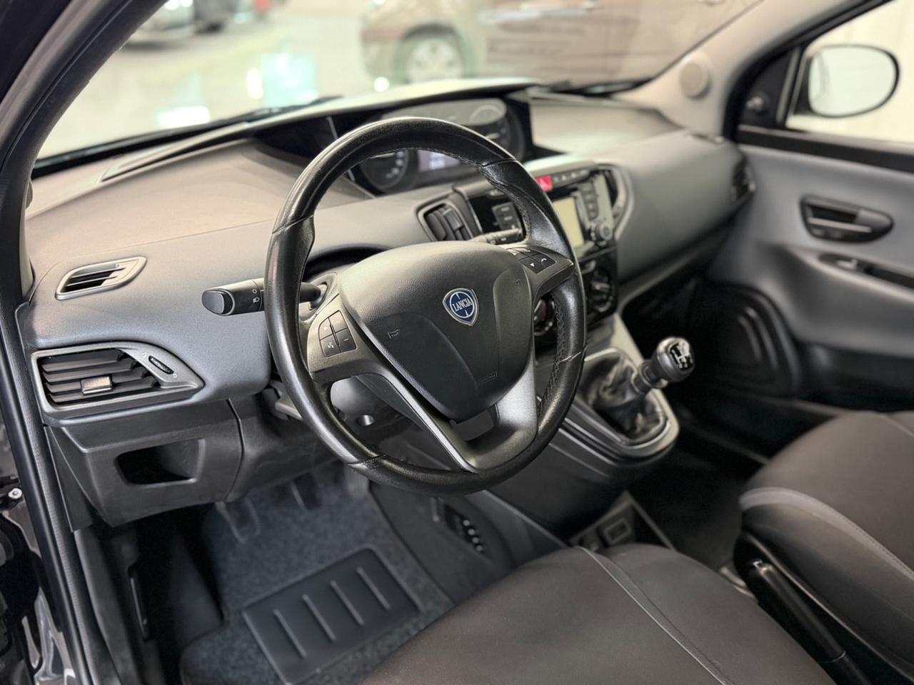 Lancia Ypsilon 1.2 69 CV 5 porte GPL Ecochic Silver