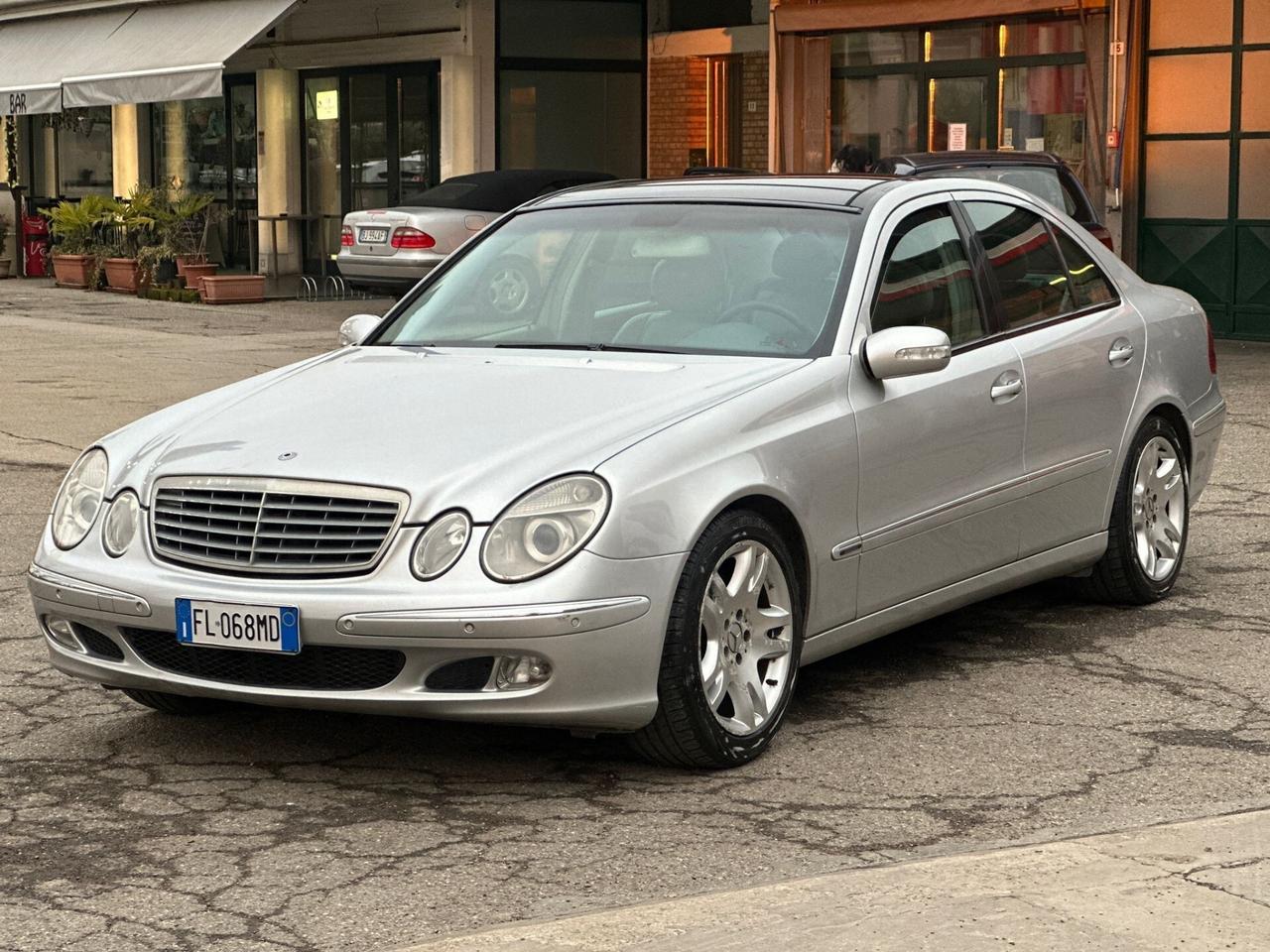Mercedes-benz E 220 CDI cat Elegance 2004