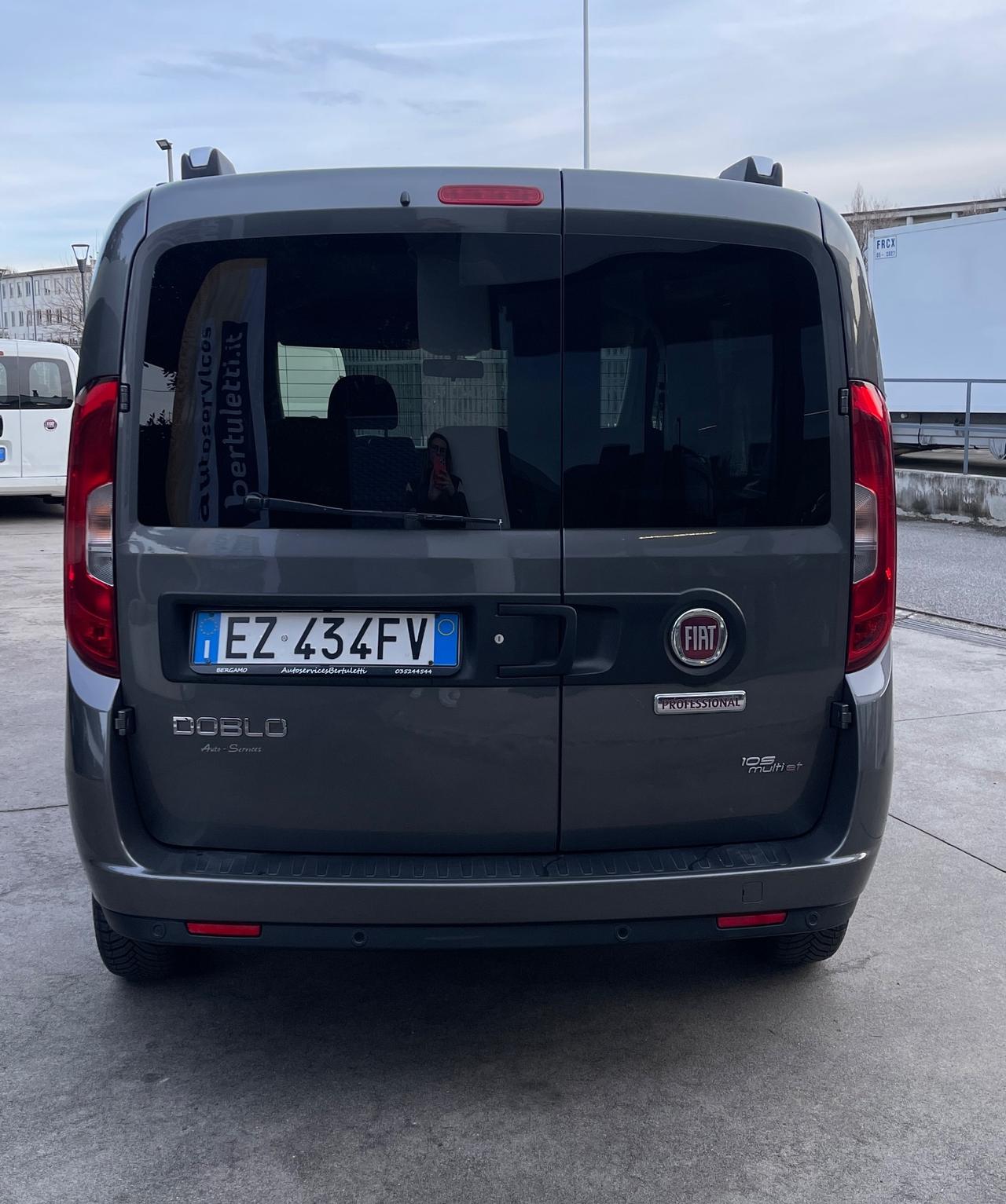 Fiat Doblò 1.6 MJT 16V 105CV Lounge Autocarro 5 posti N1
