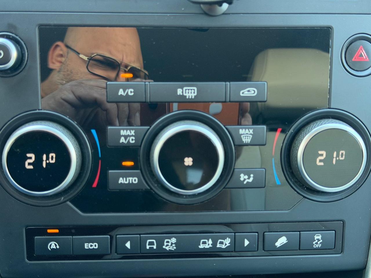 Land Rover Discovery Sport 2.0 TD4 HSE #10320