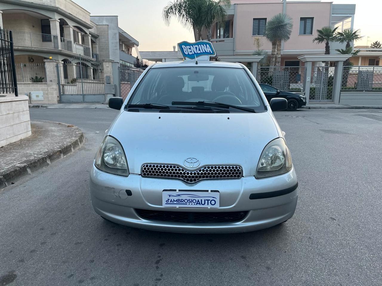 Toyota Yaris 1.0 benzina 5 porte Clima+Idroguida