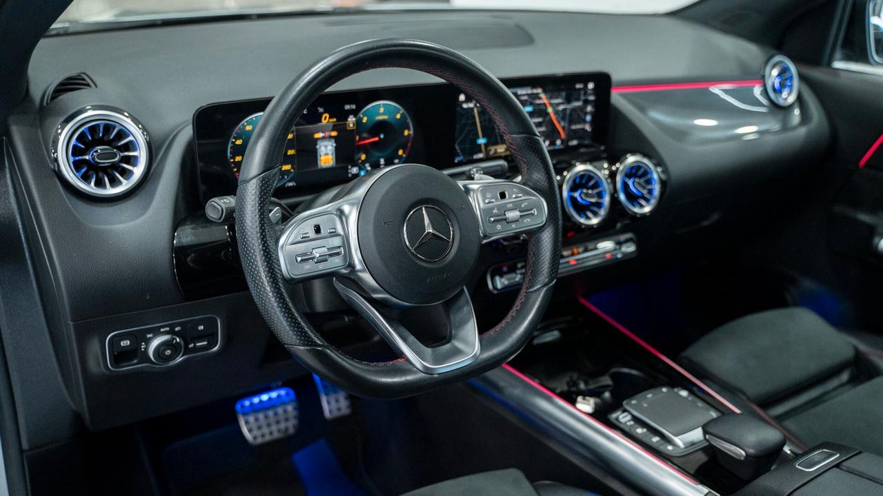 Mercedes-benz GLA 200 D PREMIUM PLUS AMG TETTO PACK LUCI MULTIBEAM FULL OPTIONAL