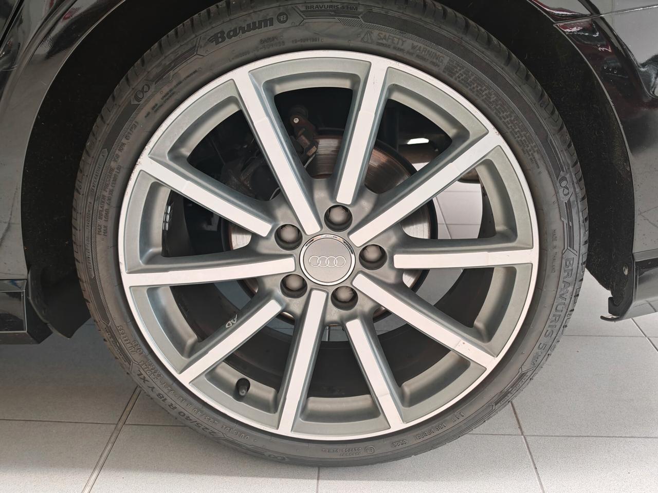 Audi A3 Sedan 1.6 TDI 116 CV S-LINE