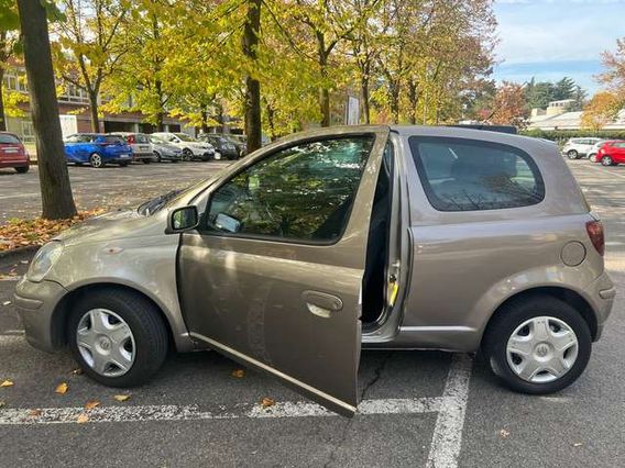 Toyota Yaris 3p 1.3 Expo c/clima
