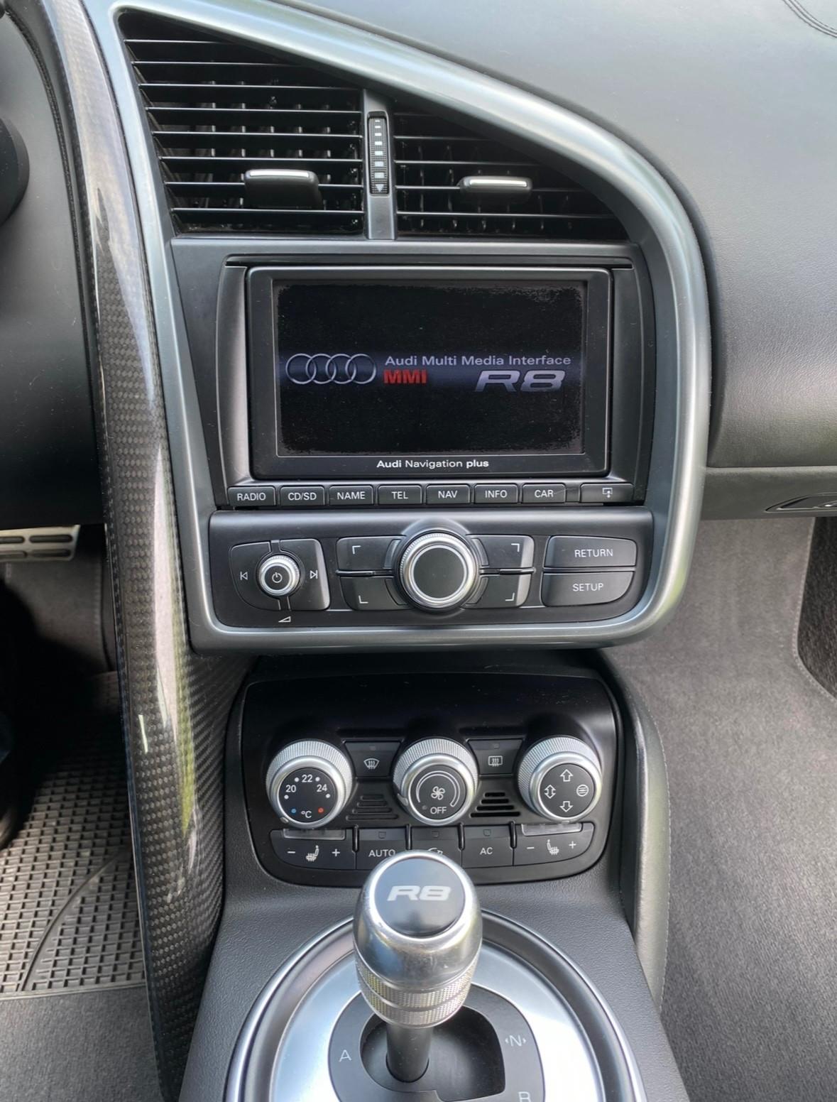 Audi R8 allestimento Full Carbonio