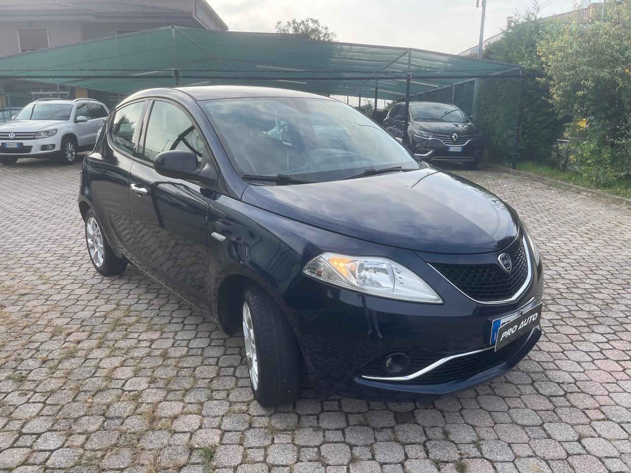 Lancia Ypsilon 1.2 69 CV 5 porte Platinum