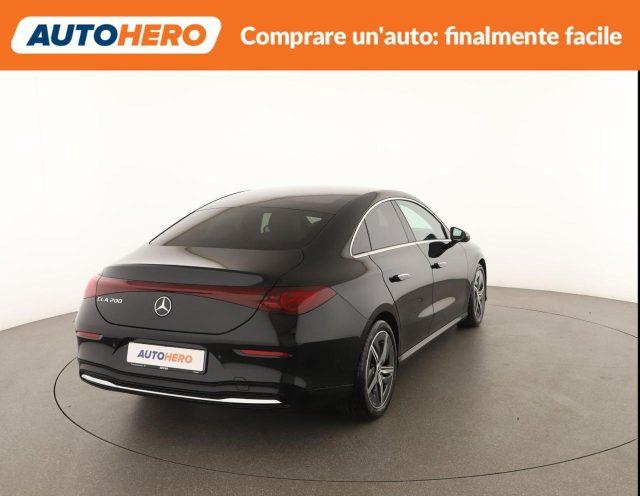 MERCEDES-BENZ CLA 200 Advanced