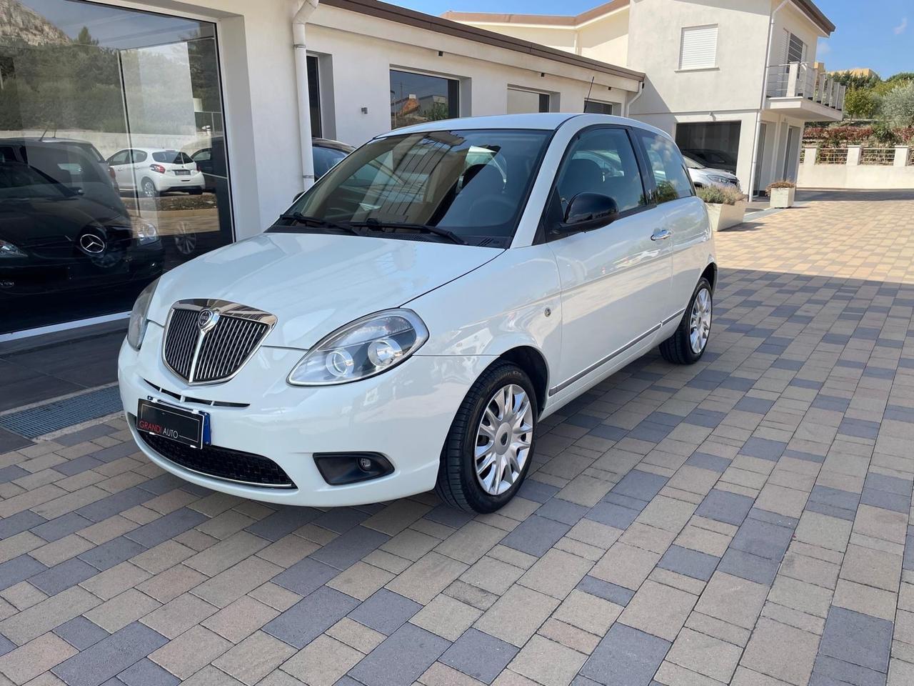 Lancia Ypsilon 1.2 69 CV Platinum