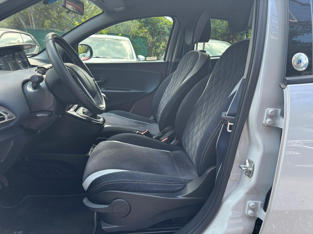 Lancia Ypsilon 1.2 69 CV 5 porte GPL Ecochic Mya OK Neopatentati