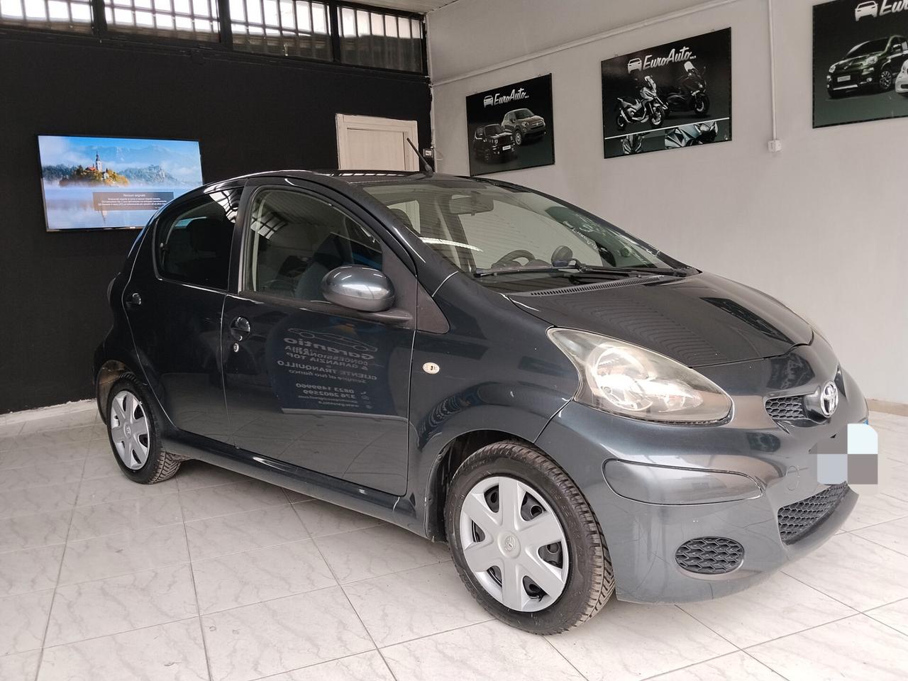 Toyota Aygo 1.0 benzina 2011 CON GARANZIA