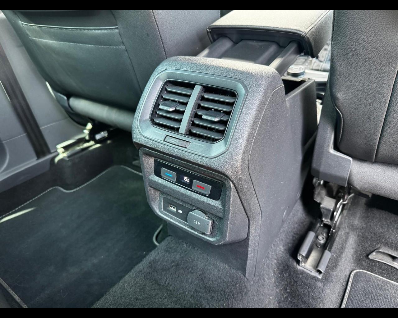 VOLKSWAGEN TIGUAN 2.0TDI DSG 4MOTION R-LINE