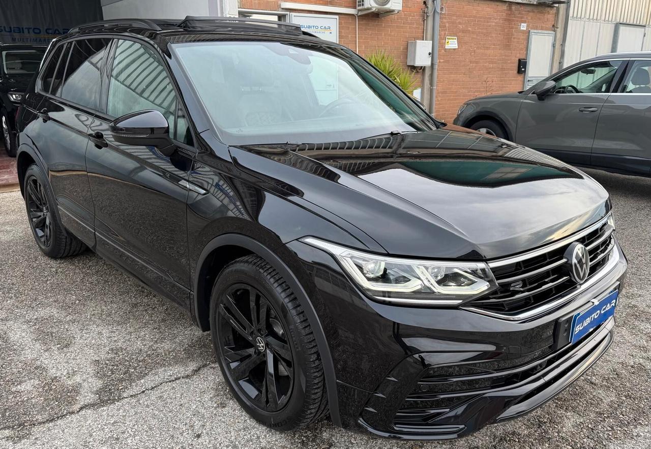 Volkswagen Tiguan 2.0 TDI 150 CV SCR DSG R-Line TETTO APRIBILE BLACK PACK