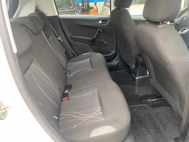 Peugeot 208 1.4 HDi 68 CV 5 porte Access