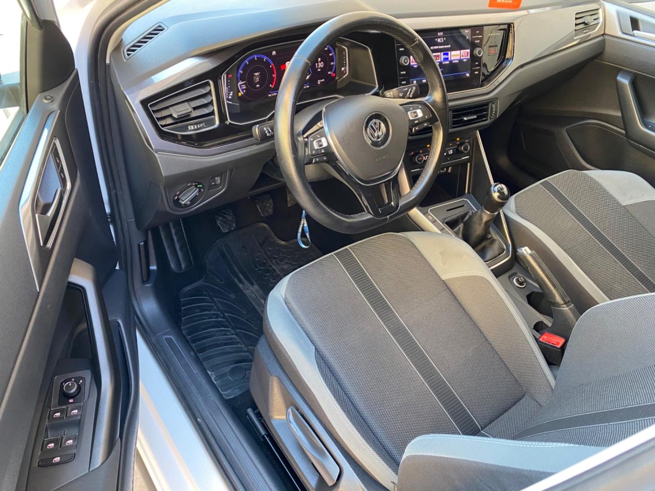 Volkswagen Polo R-Line 1.0 Benzina