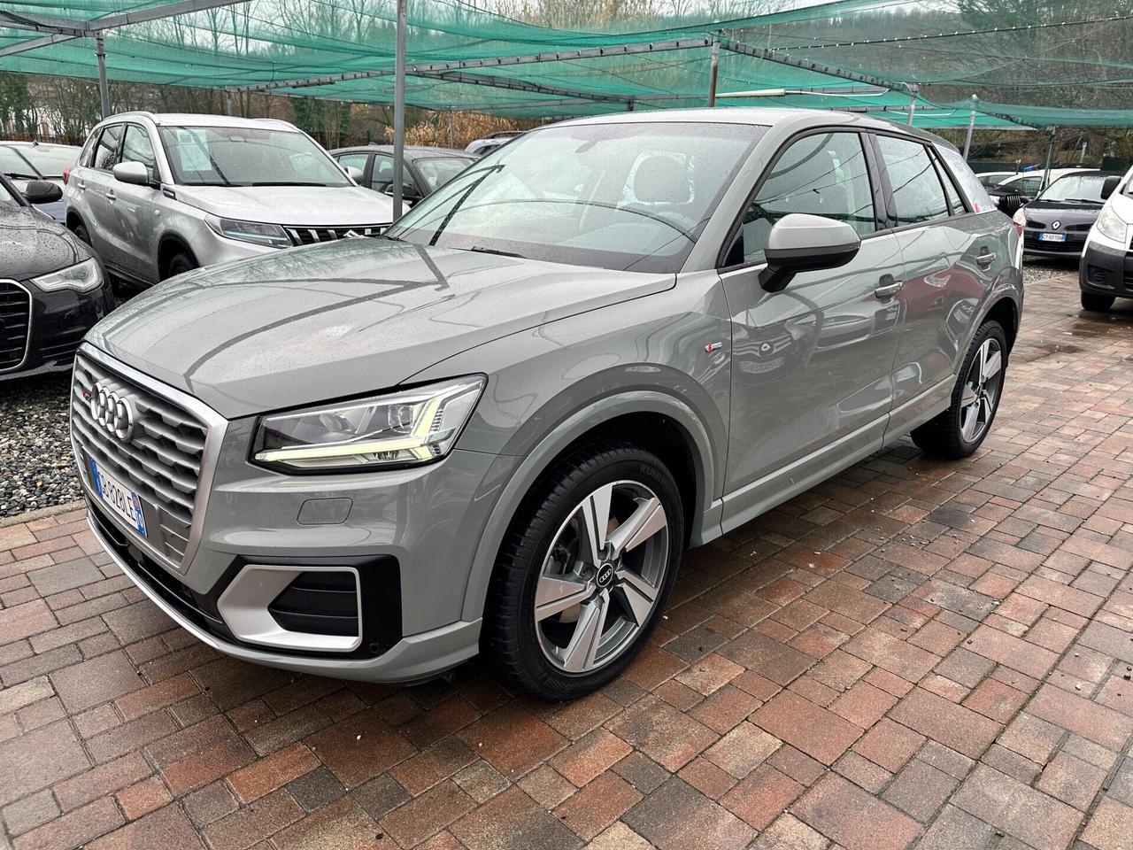 Audi Q2 35 TDI S tronic Identity Black