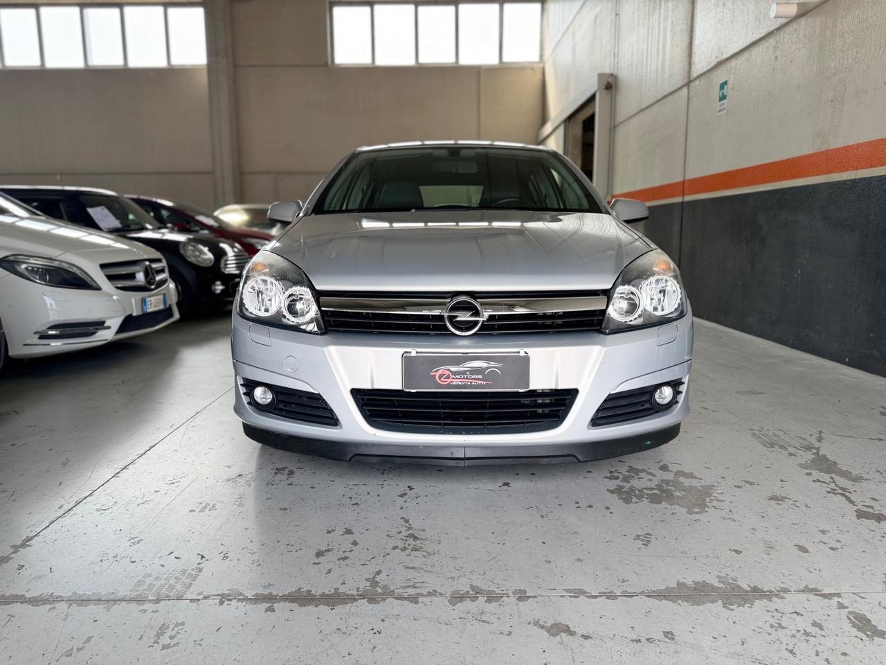 Opel Astra 1.6 16V Twinport 5 porte Cosmo GANCIO TRAINO
