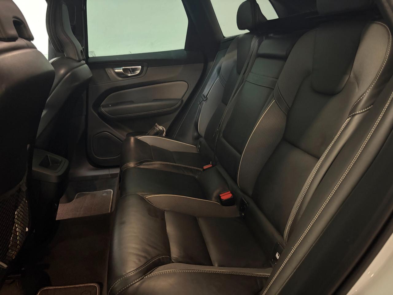 Volvo XC 60 B4 (d) AWD Geartronic R-design