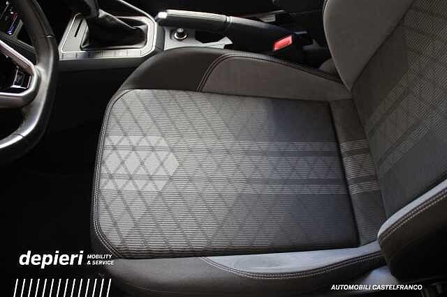 Volkswagen Taigo 1.0 TSI DSG R-Line -Ok Neop