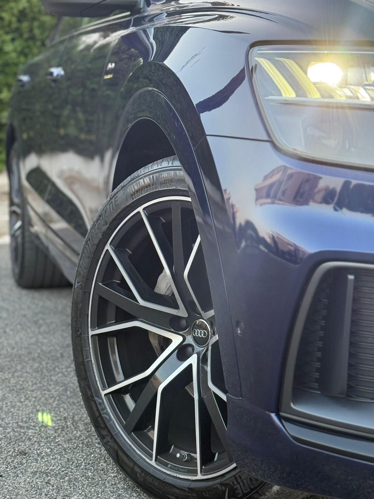 Audi Q8 50 TDI 286 CV quattro S Line Identity Black