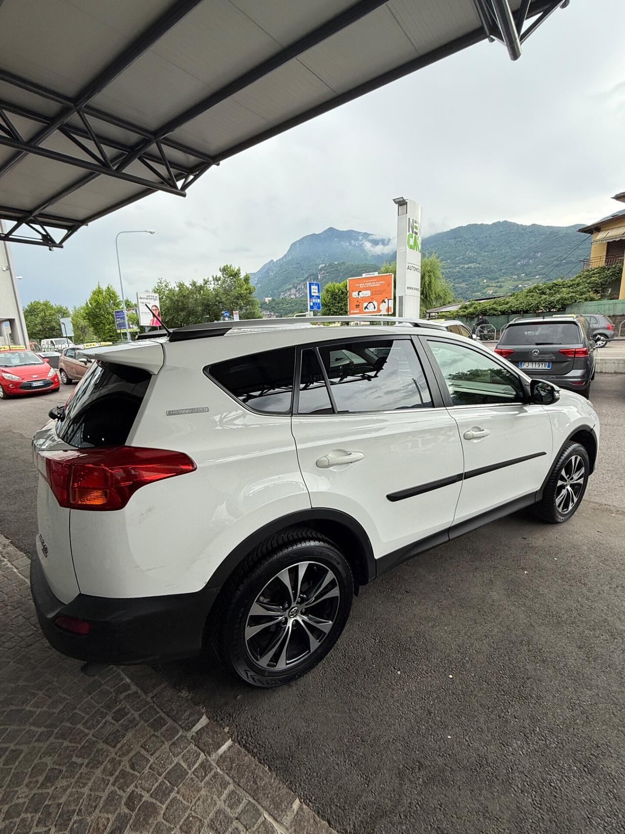 TOYOTA RAV4 2.0 D-4D 4WD STYLE 4X4