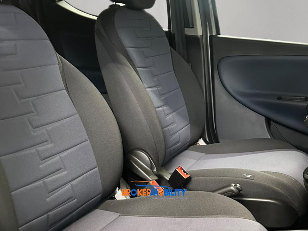 Lancia Ypsilon 1.0 FireFly 5 porte S&S Hybrid Platino