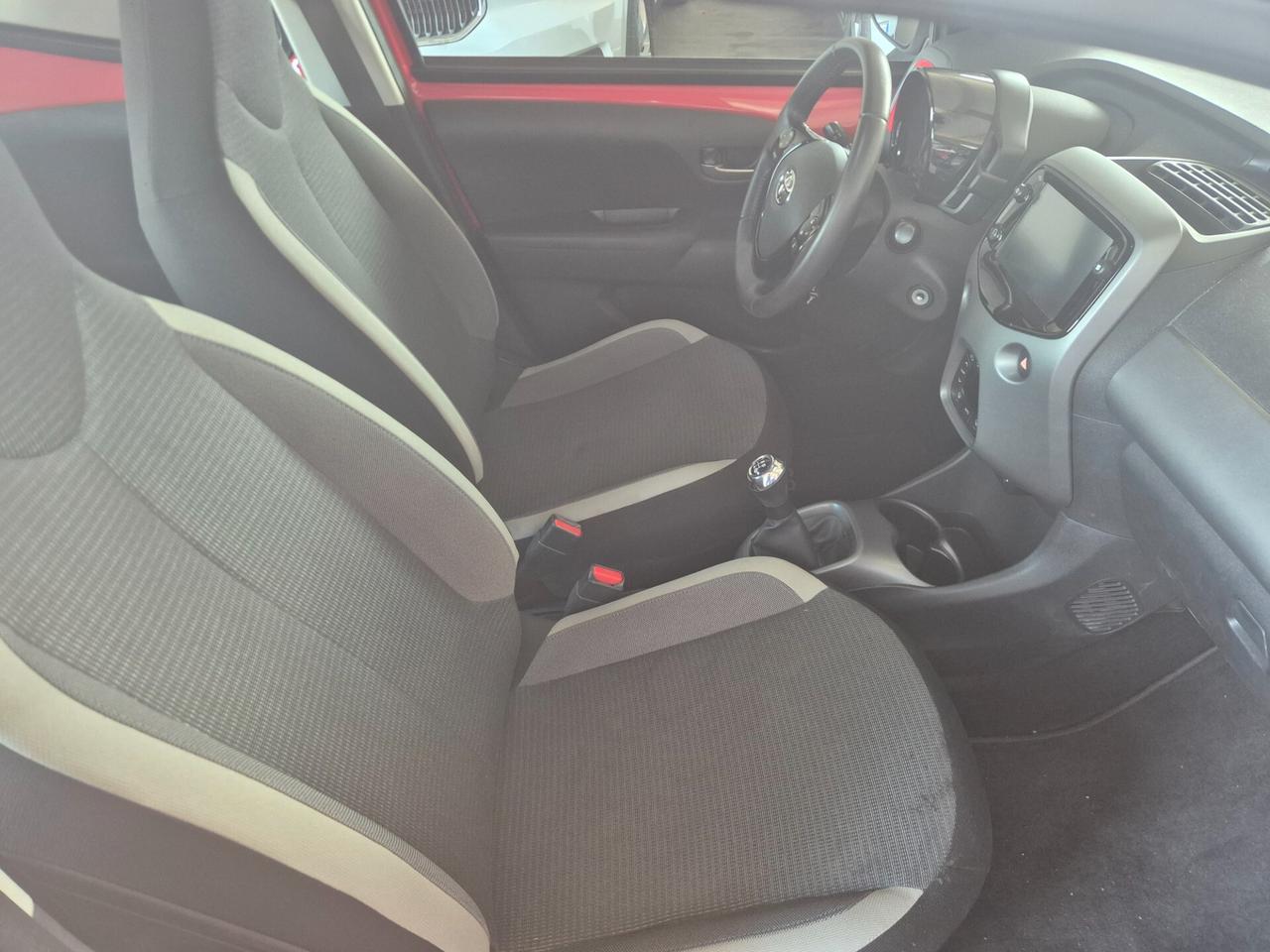 Toyota Aygo Connect 1.0 VVT-i 72 CV 5 porte x-play