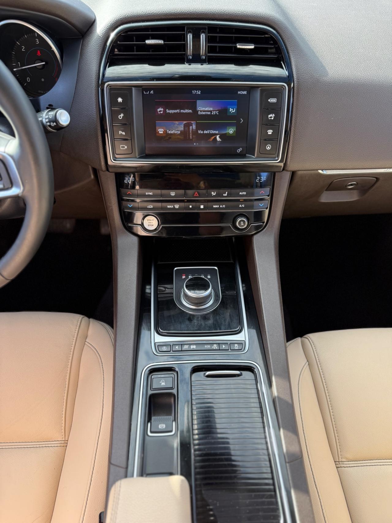 JAGUAR F-Pace 2.0 D 180 CV AWD aut. Portfolio 2018