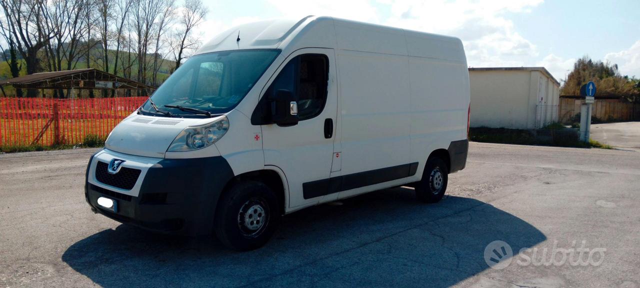 Peugeot boxer DIESEL E METANO 2011
