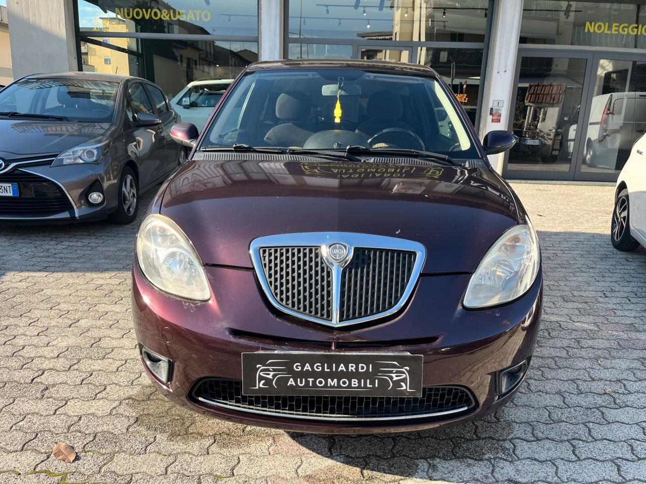 Lancia Ypsilon 1.3 MJT 75 CV Oro