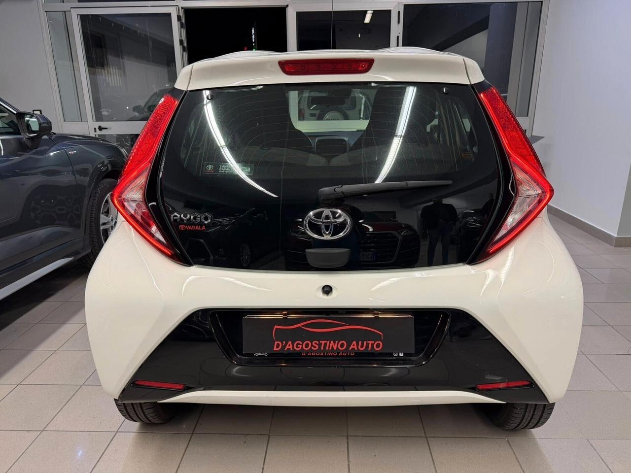 Toyota Aygo 1.0 VVT-i 72 CV 5 porte x-cite