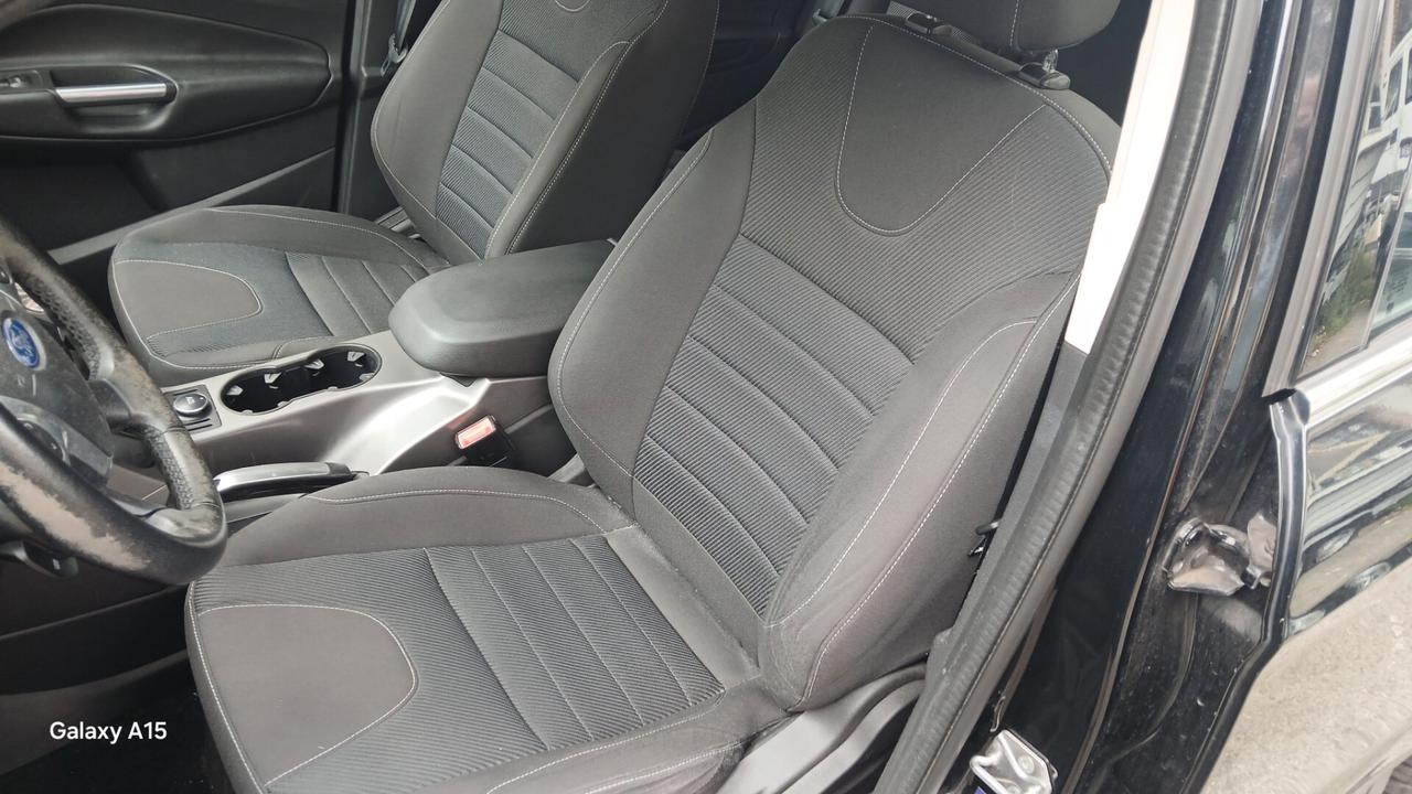 Ford Kuga 2.0 TDCI 140 CV 4WD Powershift Titanium