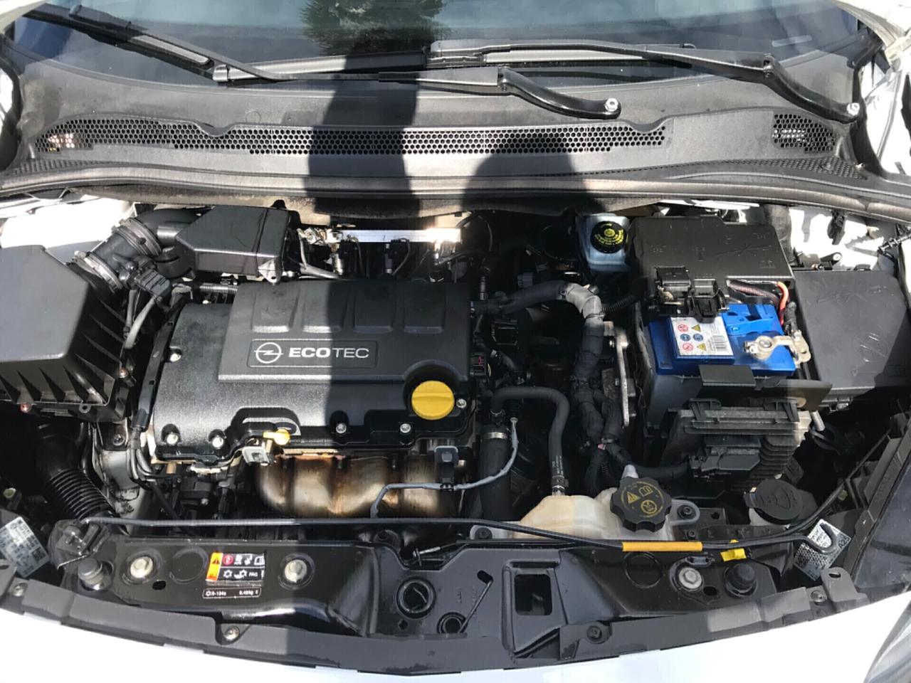 Opel Corsa 1.4 90CV GPL Tech 5 porte B-Color