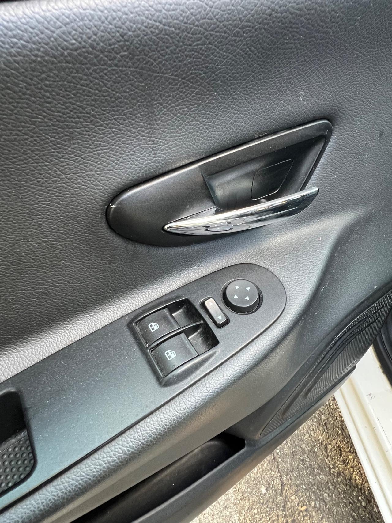 Lancia Ypsilon 1.2 69 CV Unyca