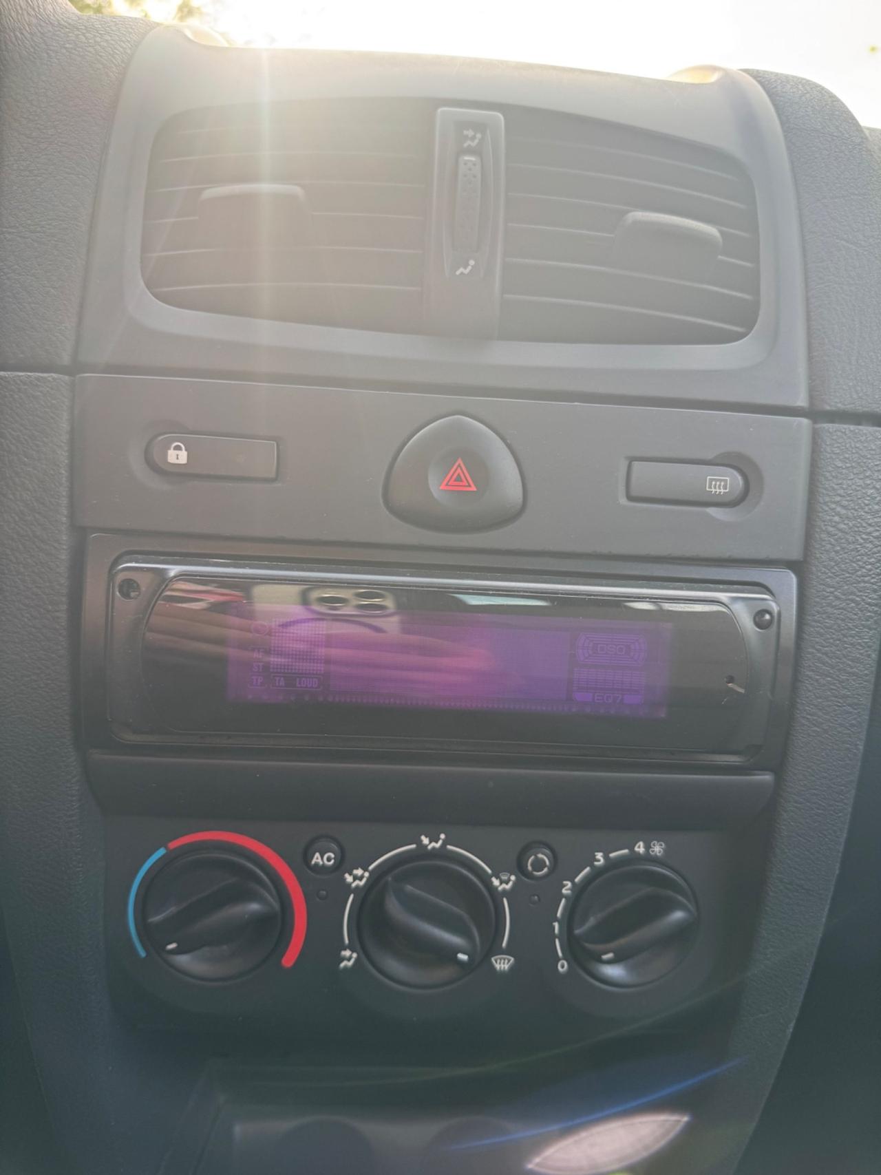 Renault Clio 1.2 cat 3 porte Confort Authentique