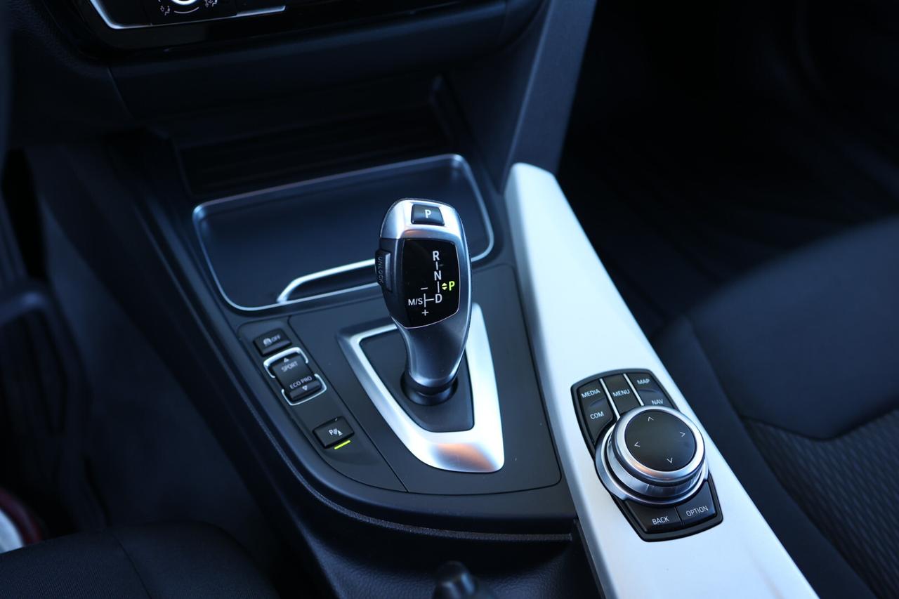 Bmw 320 320d xDrive Touring Business Advantage