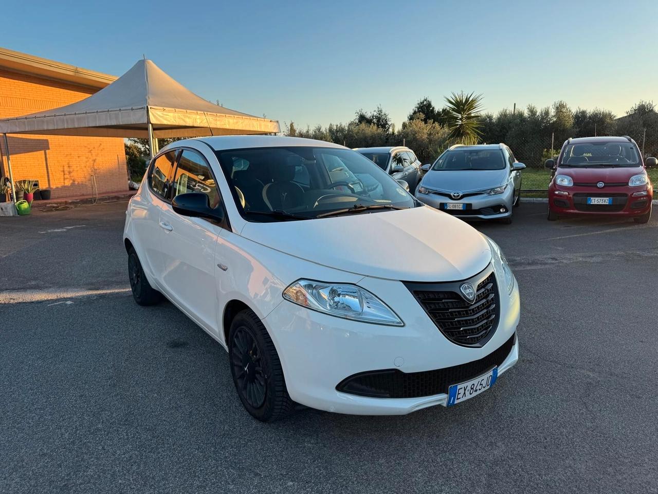 Lancia Ypsilon 1.2 BENZINA NEOPATENTATI 2015