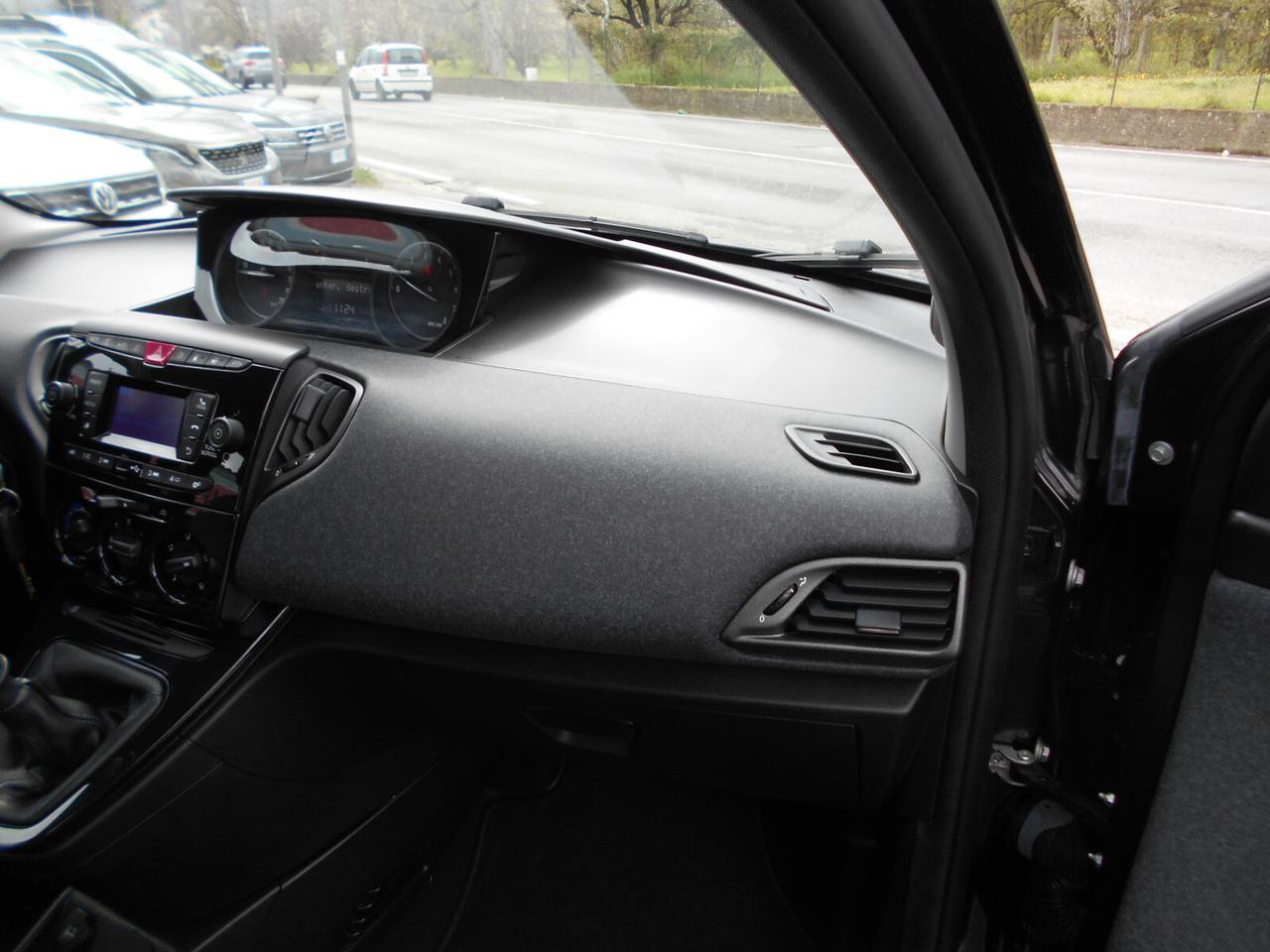 Lancia Ypsilon 1.2 69 CV 5 porte GPL Ecochic Elefantino Blu