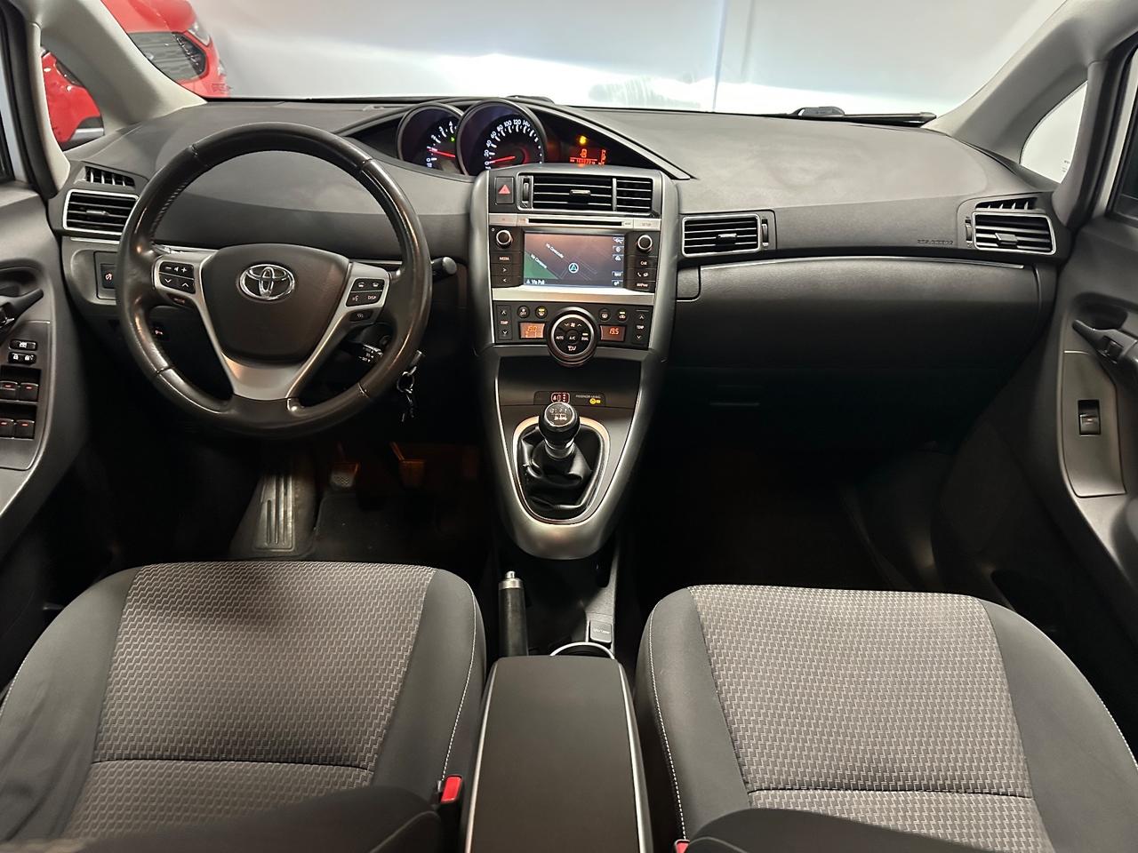 TOYOTA VERSO 1.6 D-4D 110CV GANCIO TRAINO