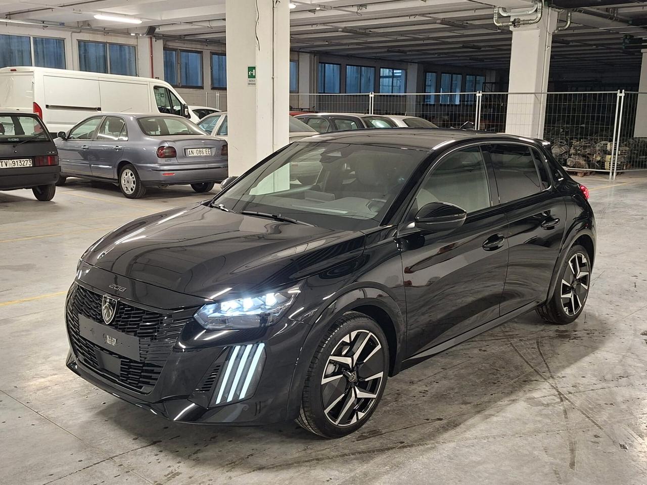 Peugeot 208 1200 mhev Hybrid 136CV GT e-DCS6 Km.0