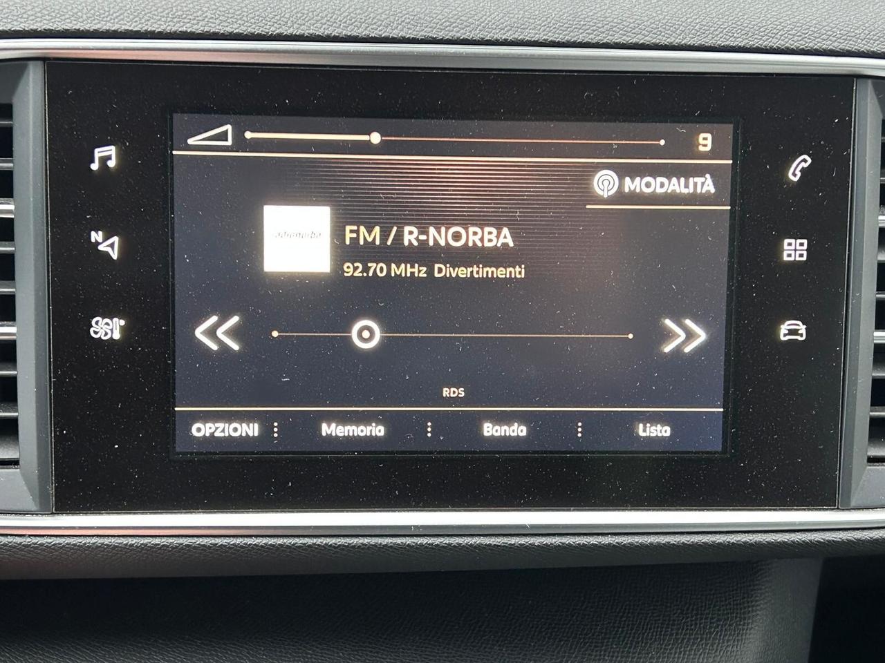 Peugeot 308 BlueHDi 100 S&S Business