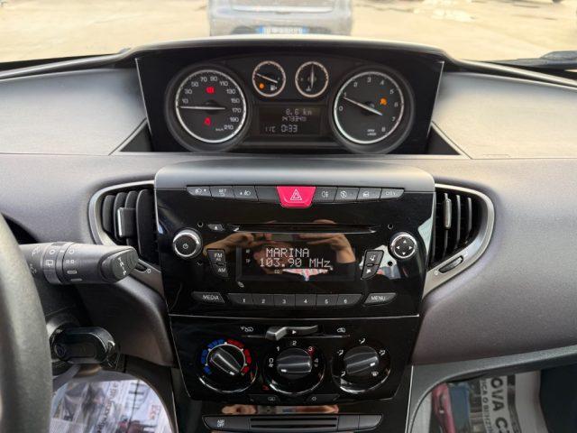 LANCIA Ypsilon 1.2 69 CV 5 porte Gold BICOLOR